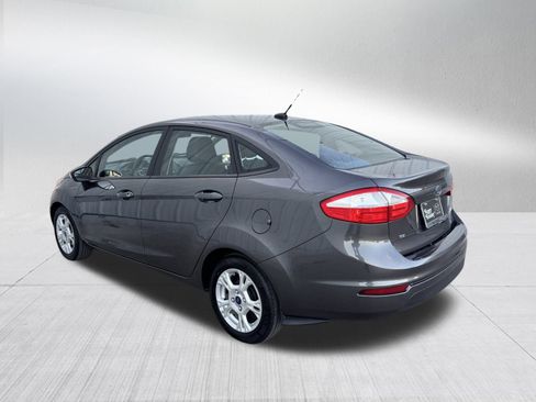 Used 2015 Ford Fiesta SE image 8