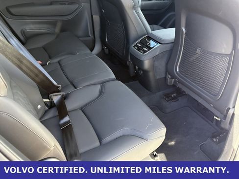 Certified 2025 Volvo XC90 B6 Plus image 34