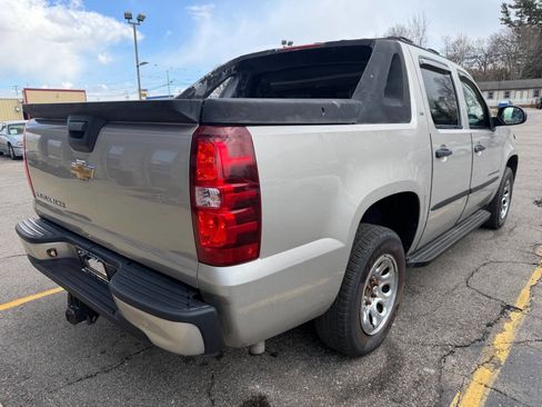 Used 2007 Chevrolet Avalanche LS image 3