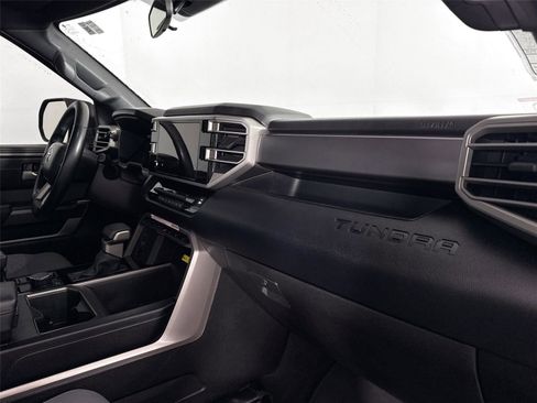 Used 2025 Toyota Tundra SR5 AWD/4WD image 40