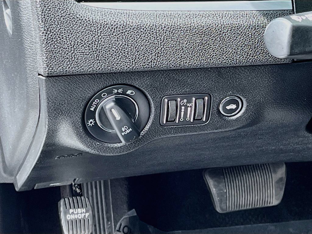 Used 2021 Chrysler 300 S RWD image 10