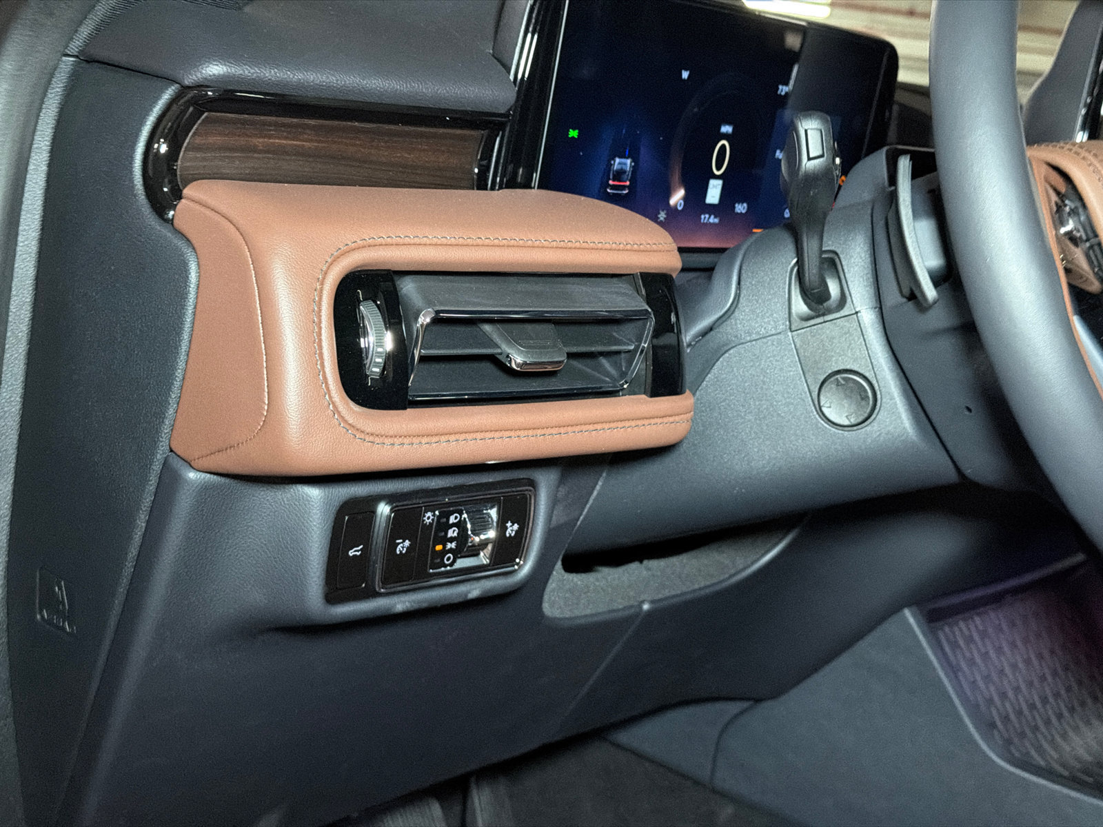 New 2027 Lincoln Aviator Reserve AWD/4WD image 17