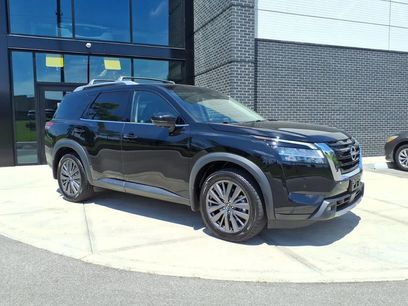 Used 2023 Nissan Pathfinder SL w/ SL Premium Package