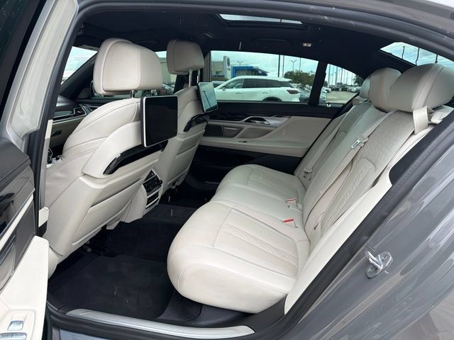 Used 2020 BMW 750i xDrive w/ Executive Package AWD/4WD image 15