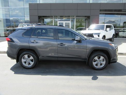 Used 2024 Toyota RAV4 XLE AWD/4WD image 12