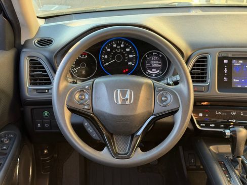 Used 2016 Honda HR-V EX image 8