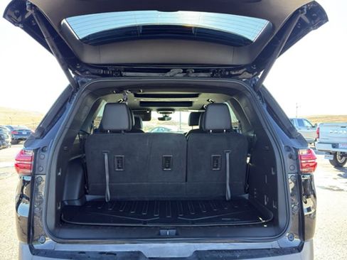 Used 2023 Chevrolet Traverse RS image 7