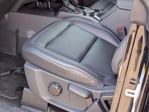 New 2025 Ford Bronco Badlands image 4