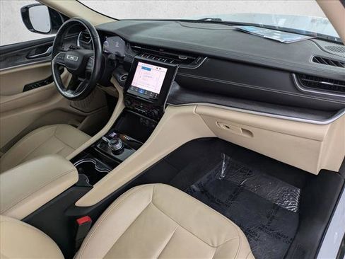 Used 2022 Jeep Grand Cherokee L Limited image 19