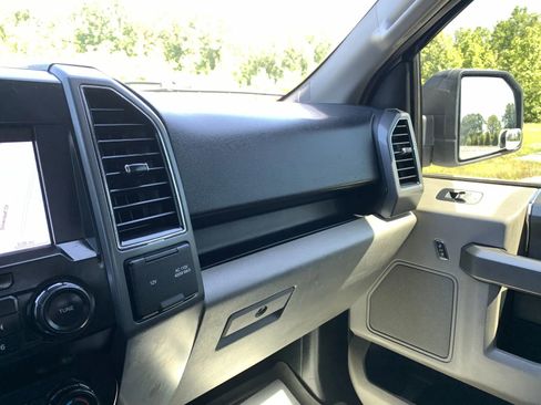 Used 2019 Ford F150 XLT w/ Equipment Group 302A Luxury AWD/4WD image 17