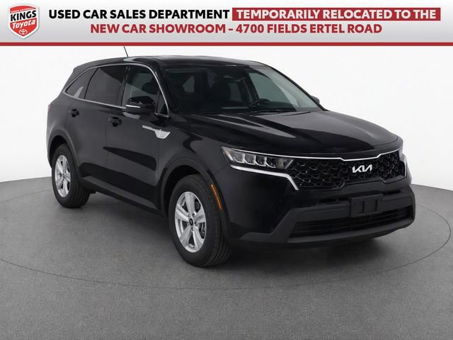 Used 2023 Kia Sorento LX AWD/4WD image 1