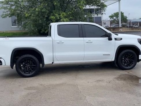 Used 2023 GMC Sierra 1500 Elevation w/ X31 Off-Road Package AWD/4WD image 9
