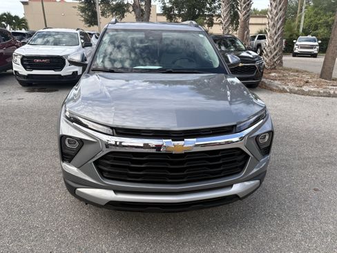 Certified 2024 Chevrolet TrailBlazer LT w/ Convenience Package FWD image 2