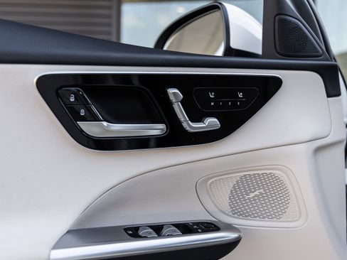 Used 2023 Mercedes-Benz C 300 Sedan image 17