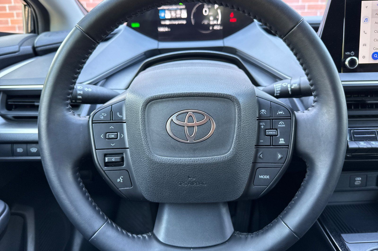 Used 2025 Toyota Prius LE FWD image 27