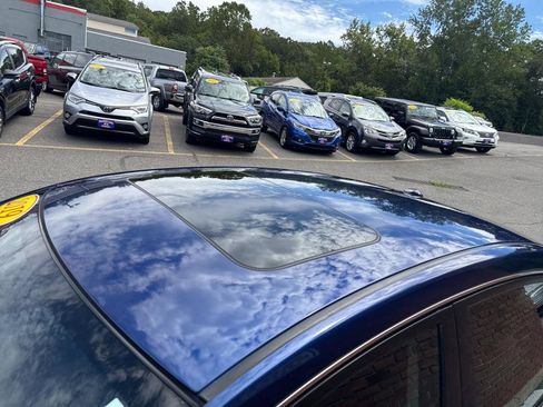 Used 2019 Nissan Sentra SV w/ Special Edition Package image 8