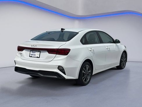 Used 2023 Kia Forte LXS FWD image 6