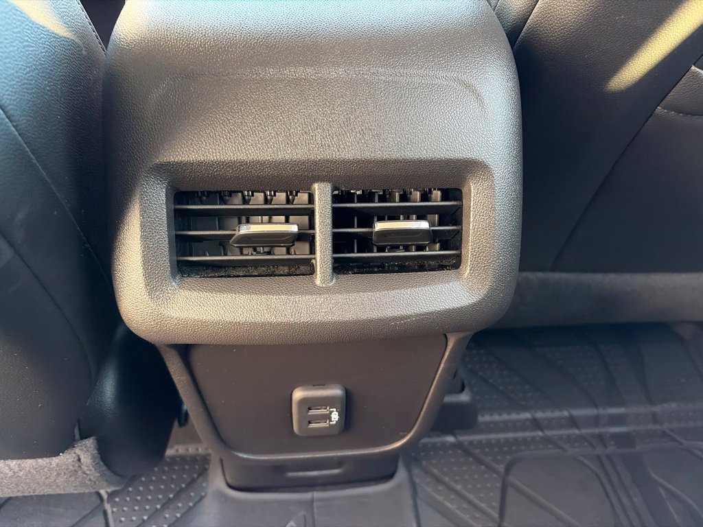 Used 2024 Chevrolet Equinox Premier FWD image 26