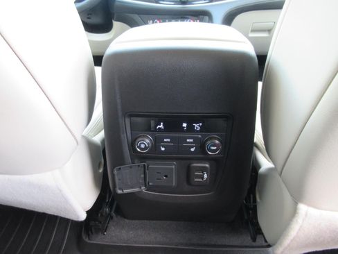 Used 2022 Buick Enclave Premium w/ Trailering Package, 5000 lbs. FWD image 34