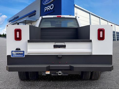 New 2025 Ford F350 XL w/ XL Chrome Package image 28