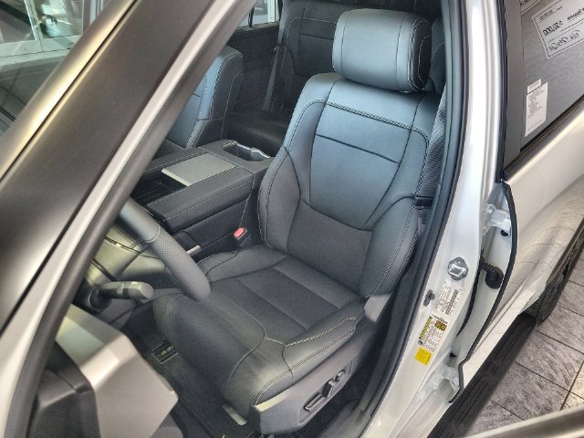 New 2026 Toyota Sequoia Limited w/ Tow Technology Package AWD/4WD image 11