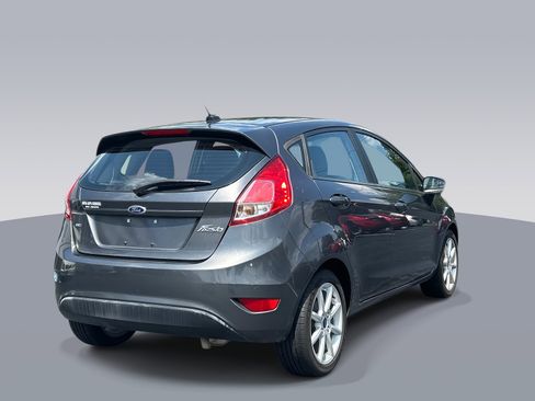 Used 2015 Ford Fiesta SE image 3