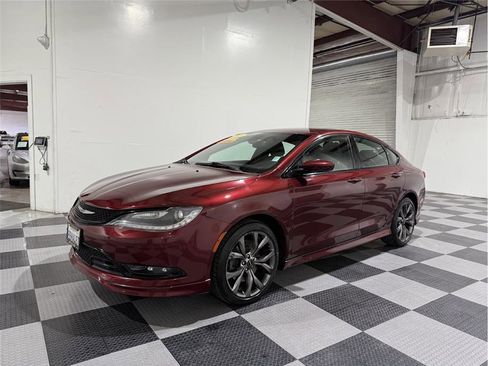 Used 2016 Chrysler 200 S w/ Navigation & Sound Group I image 10