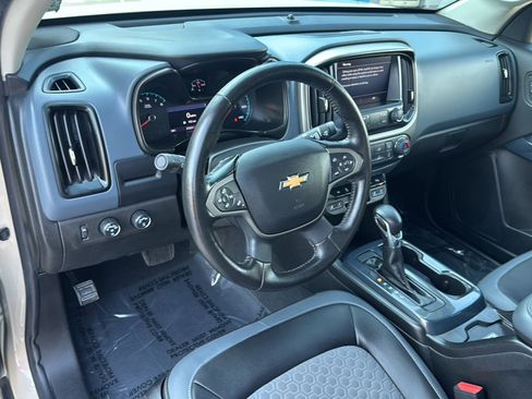 Used 2022 Chevrolet Colorado Z71 AWD/4WD image 10