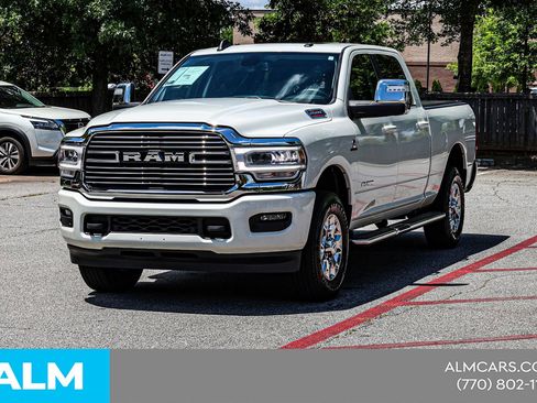 Used 2024 RAM 2500 Laramie AWD/4WD image 4