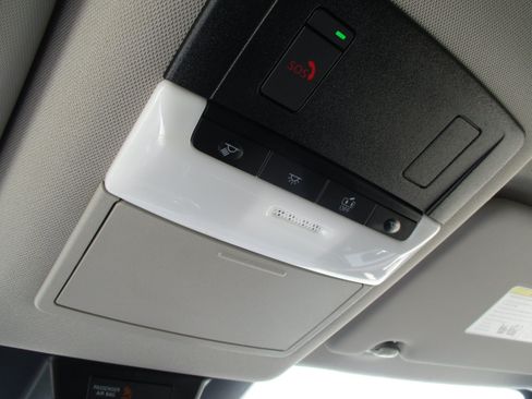Used 2023 Nissan Rogue SV AWD/4WD image 27