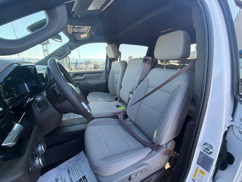 Used 2025 GMC Sierra 2500 SLE w/ SLE Value Package; AWD/4WD image 16