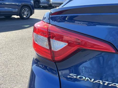 Used 2017 Hyundai Sonata Sport w/ Value Edition Package 02 image 10