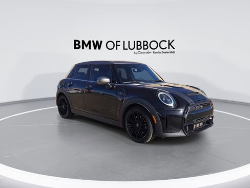 Used 2022 MINI Cooper S w/ Premium Package image 2