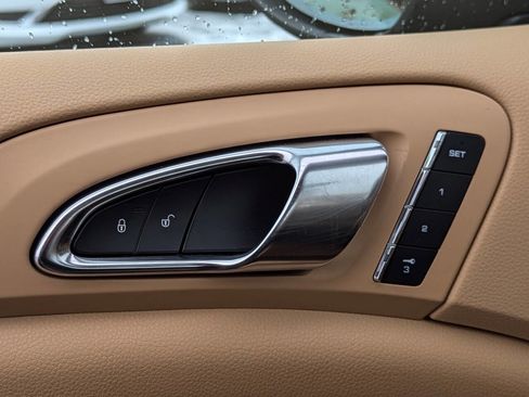 Used 2014 Porsche Cayenne image 27