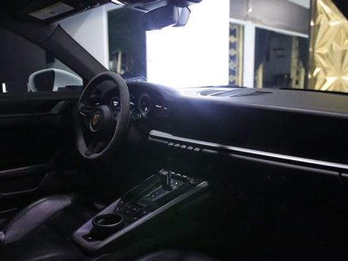 Used 2020 Porsche 911 Carrera RWD image 17