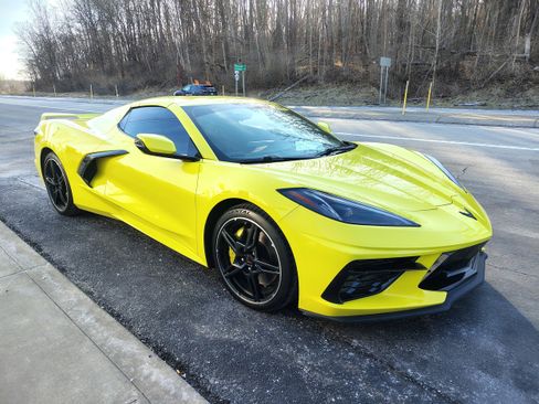 Used 2021 Chevrolet Corvette Stingray Premium Conv w/ Z51 Performance Package image 4