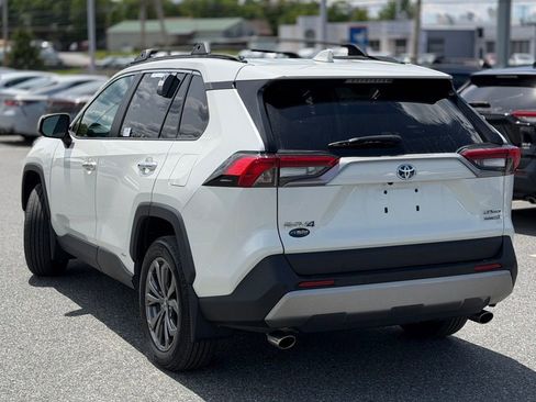Used 2022 Toyota RAV4 Limited AWD/4WD image 3