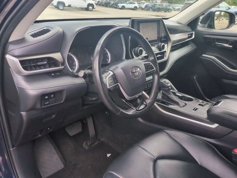 Used 2023 Toyota Highlander XLE FWD image 10