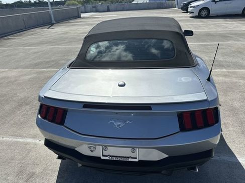 Used 2025 Ford Mustang Premium image 15