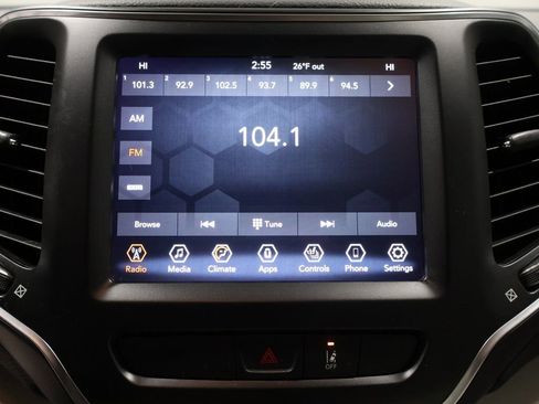 Used 2022 Jeep Cherokee Latitude Lux w/ Mopar Interior Package image 28