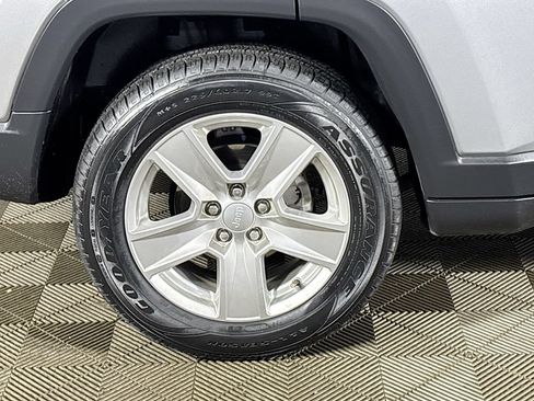 Used 2022 Jeep Compass Latitude w/ Convenience Group AWD/4WD image 22