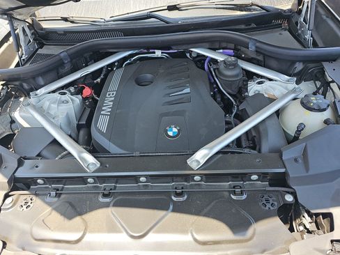 Used 2024 BMW X5 xDrive40i w/ M Sport Package AWD/4WD image 17