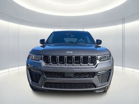 New 2026 Jeep Grand Cherokee Limited RWD image 8