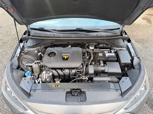 Used 2020 Hyundai Elantra Limited w/ Cargo Package (C1) FWD image 11