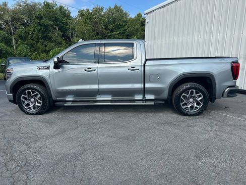Used 2023 GMC Sierra 1500 SLT w/ SLT Premium Package AWD/4WD image 9