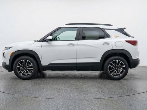 Used 2025 Chevrolet TrailBlazer LT image 5