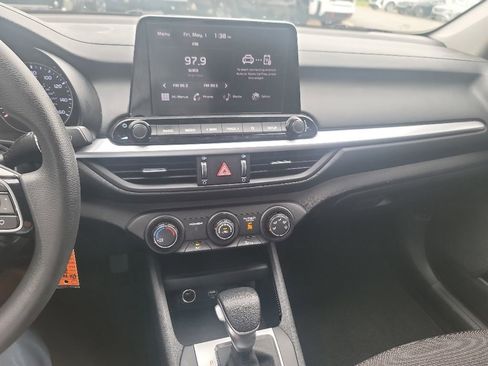 Certified 2024 Kia Forte LXS w/ LXS Technology Package FWD image 12