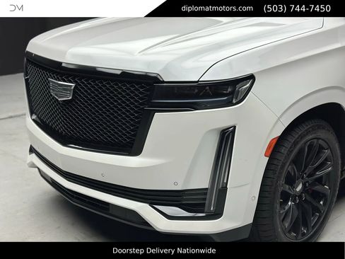 Used 2022 Cadillac Escalade ESV Sport Platinum w/ LPO, ONYX Package image 14
