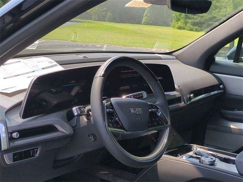 New 2026 Cadillac Vistiq Sport image 10