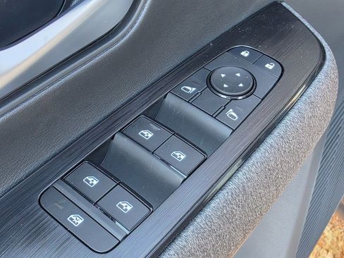 New 2026 Nissan Kicks SV image 16